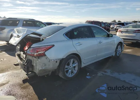 2015 Nissan Altima 2.5 из США, поврежденный, VIN 1N4AL3APXFC209932